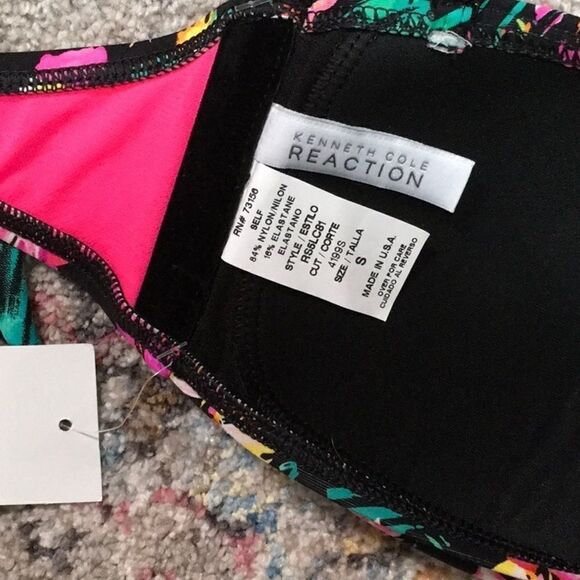 Kenneth Cole reaction bikini top. New - Picture 4 of 4